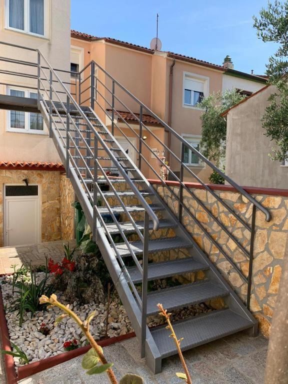 Apartman Meghan Πούλα Εξωτερικό φωτογραφία